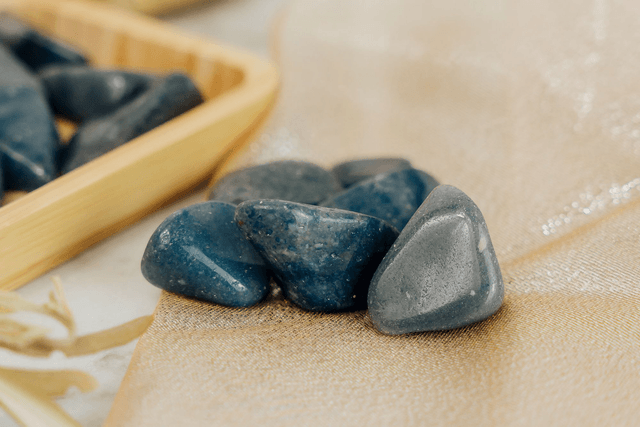 Pierre roulée Quartz bleu -  Bonheur, communication et connexion